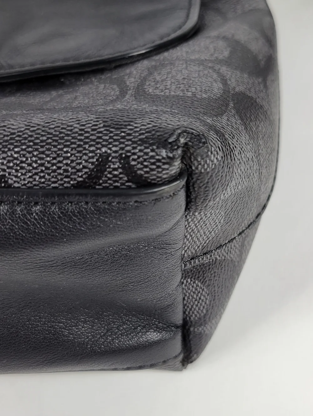 Coach Men’s Black Signature Crossbody Messenger Bag #822